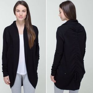 Lululemon Transformation Wrap-Black